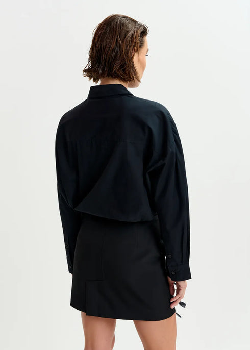 Iliza Camisa Negra