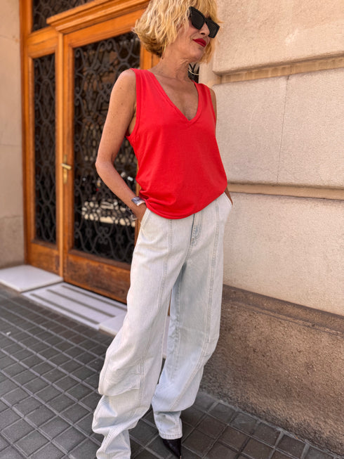 Gabriela camiseta pico roja