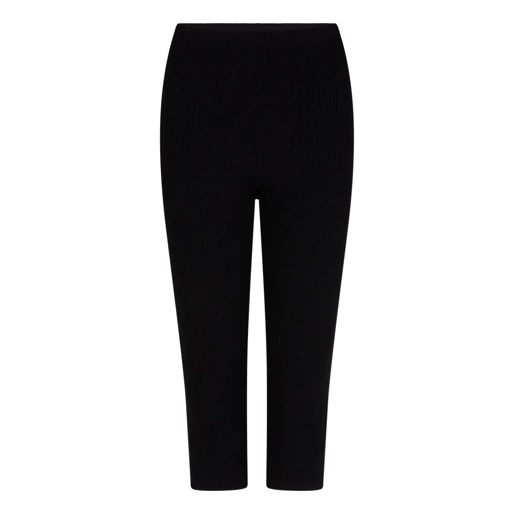 Mauve leggings.