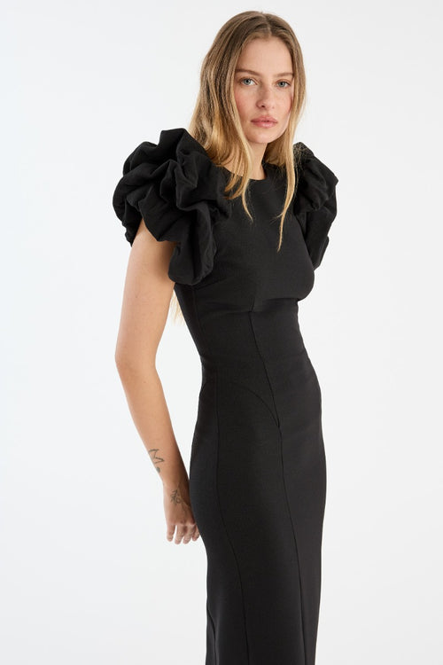 Crepe Puffy Midi Dress Negro — Mangas Abullonadas Silueta Entallada | Rotate
