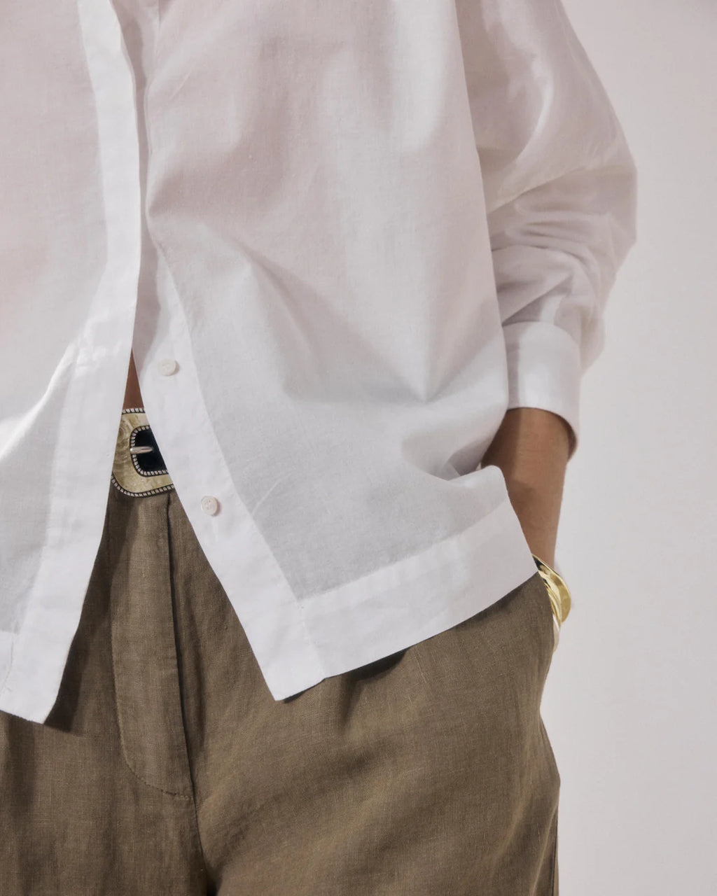 Cosma Camisa Blanca.