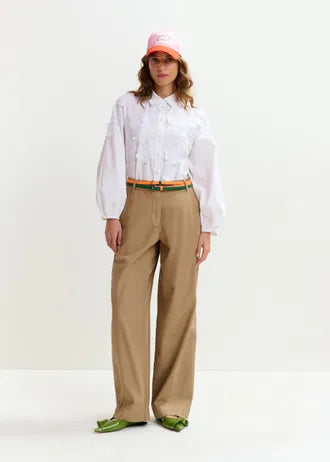 Joviaal Pantalón Camel — Tejido Fluido Tiro Alto Corte Amplio | Essentiel Antwerp