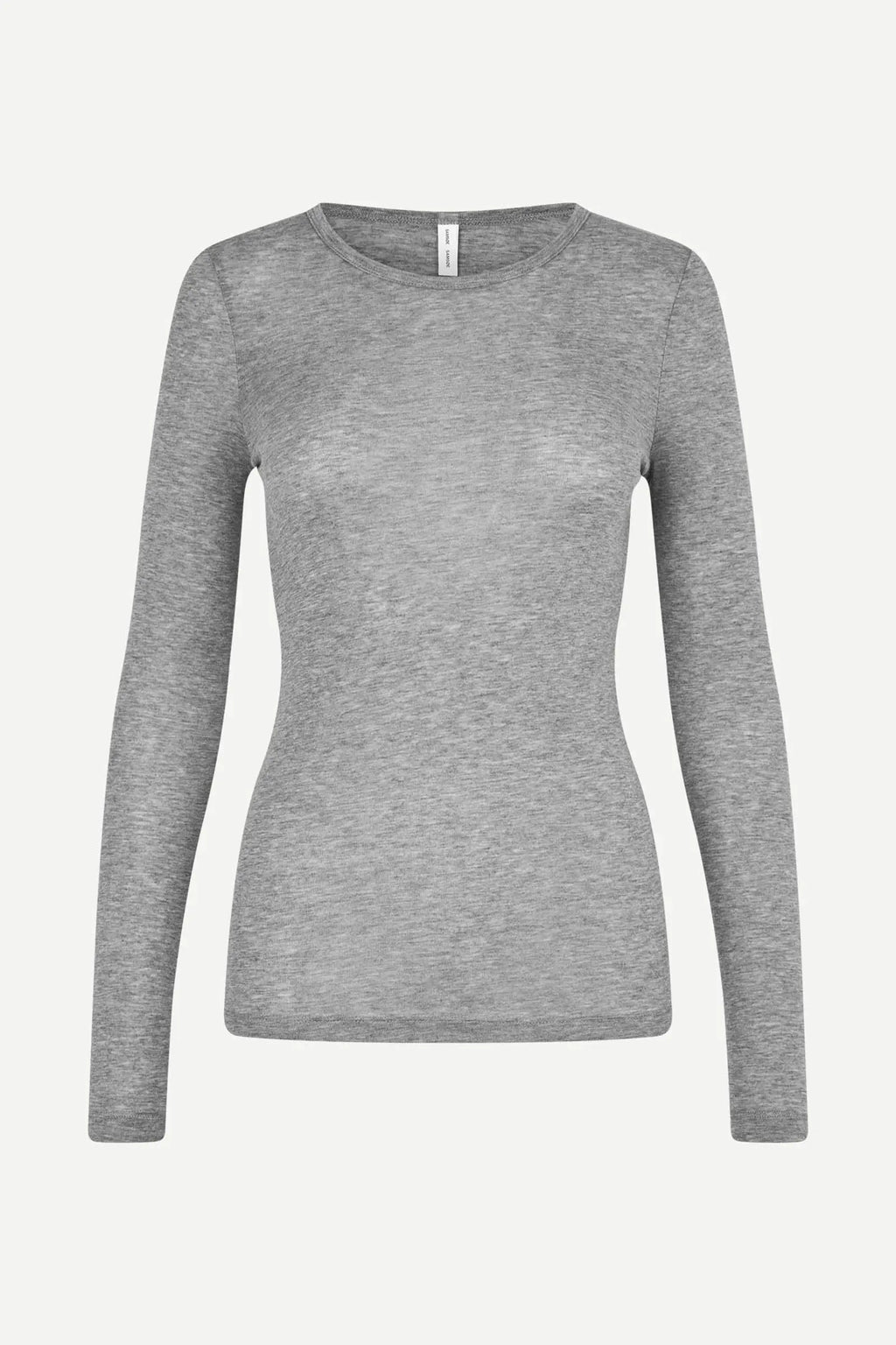 Sadou camiseta gris.