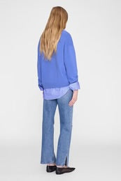 Lee Crew Sweater — Jersey 100% Cashmere Cuello Pico.