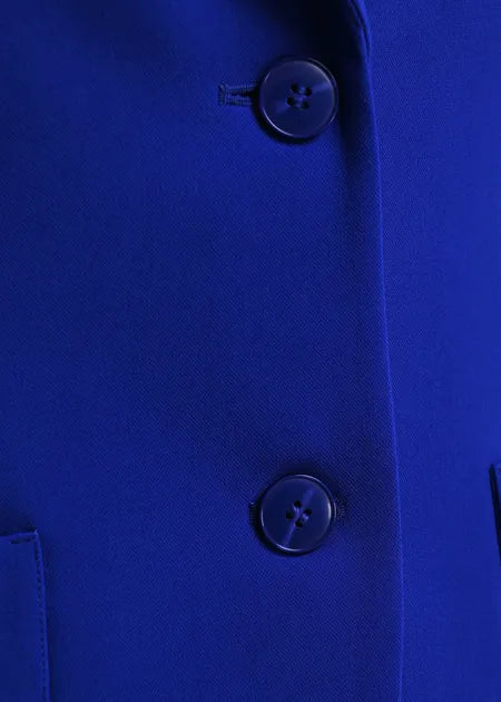 Knightly Fitted Blazer azul.