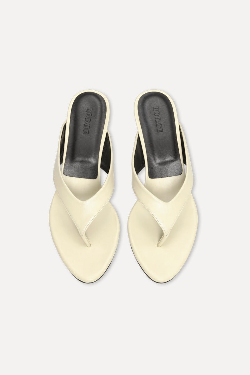 Kitten Heel Leather Mule Crudo — Sandalia Thong de Piel | Rotate