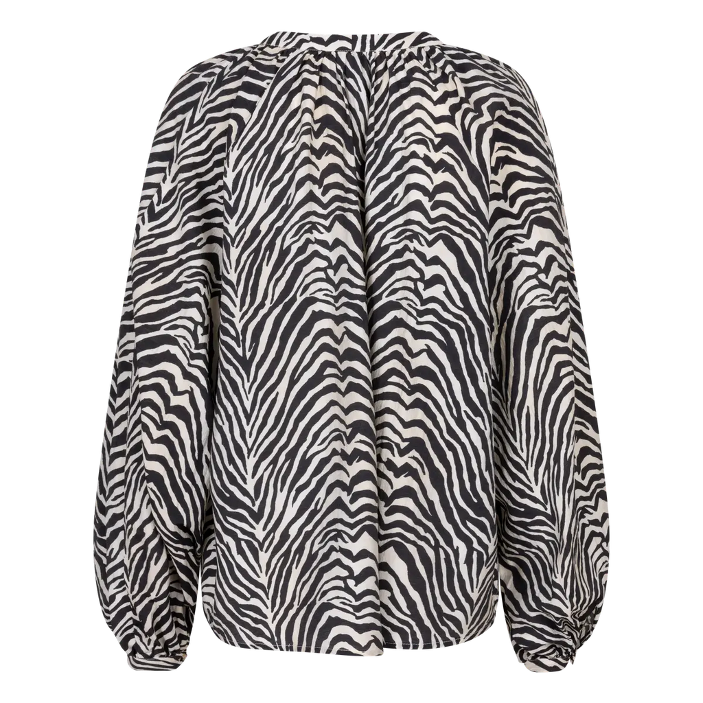 Breeze camisola.