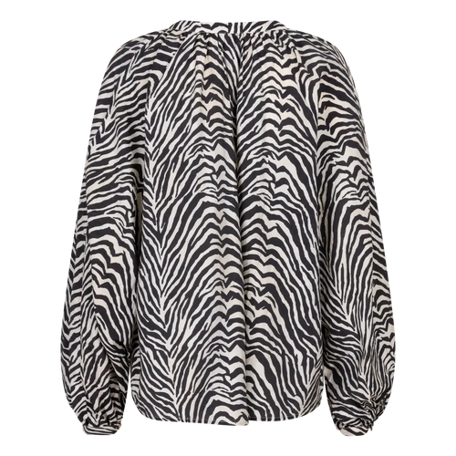 Breeze camisola.
