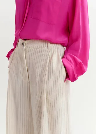 Josha Pantalón.