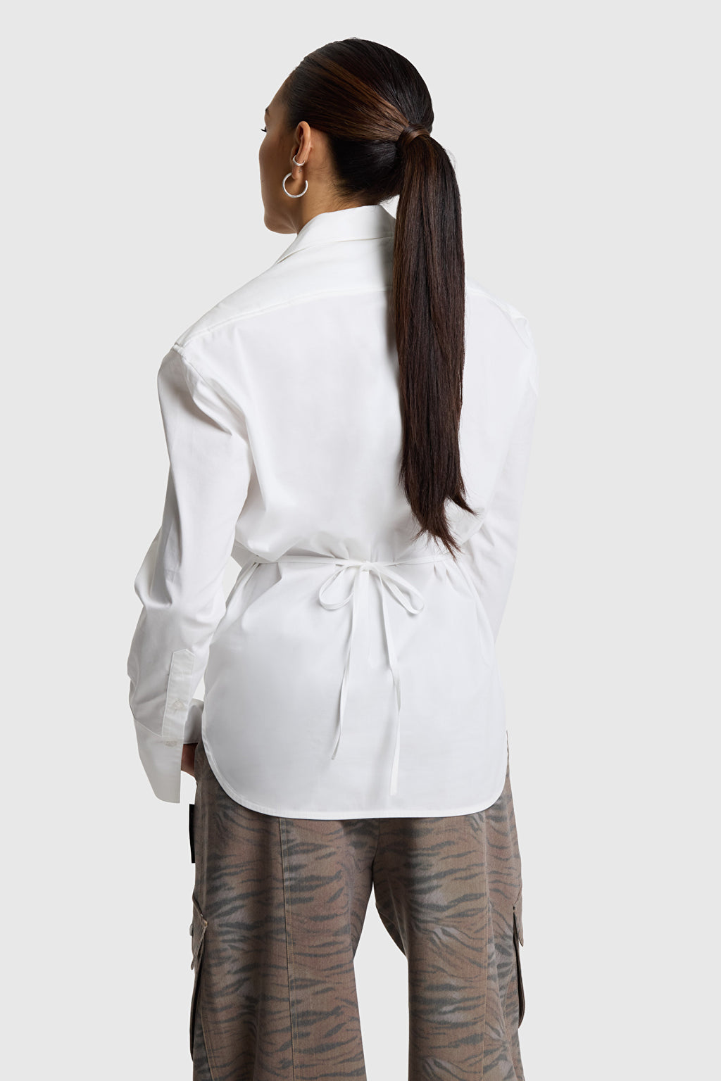Camisa entallada.