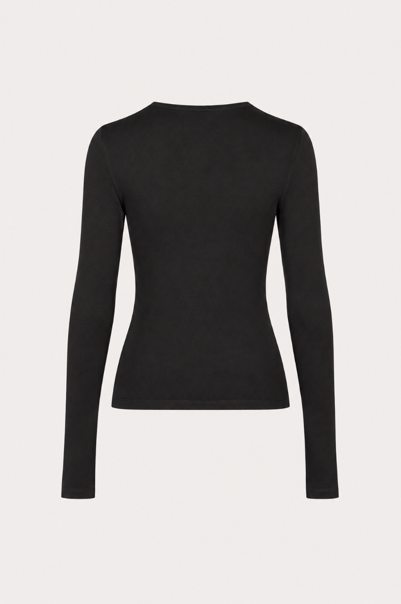 Long sleeve tee shirt negra.