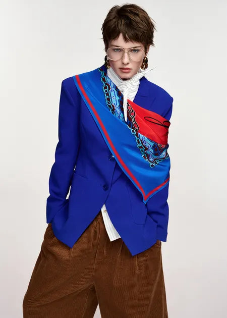 Knightly Fitted Blazer azul.