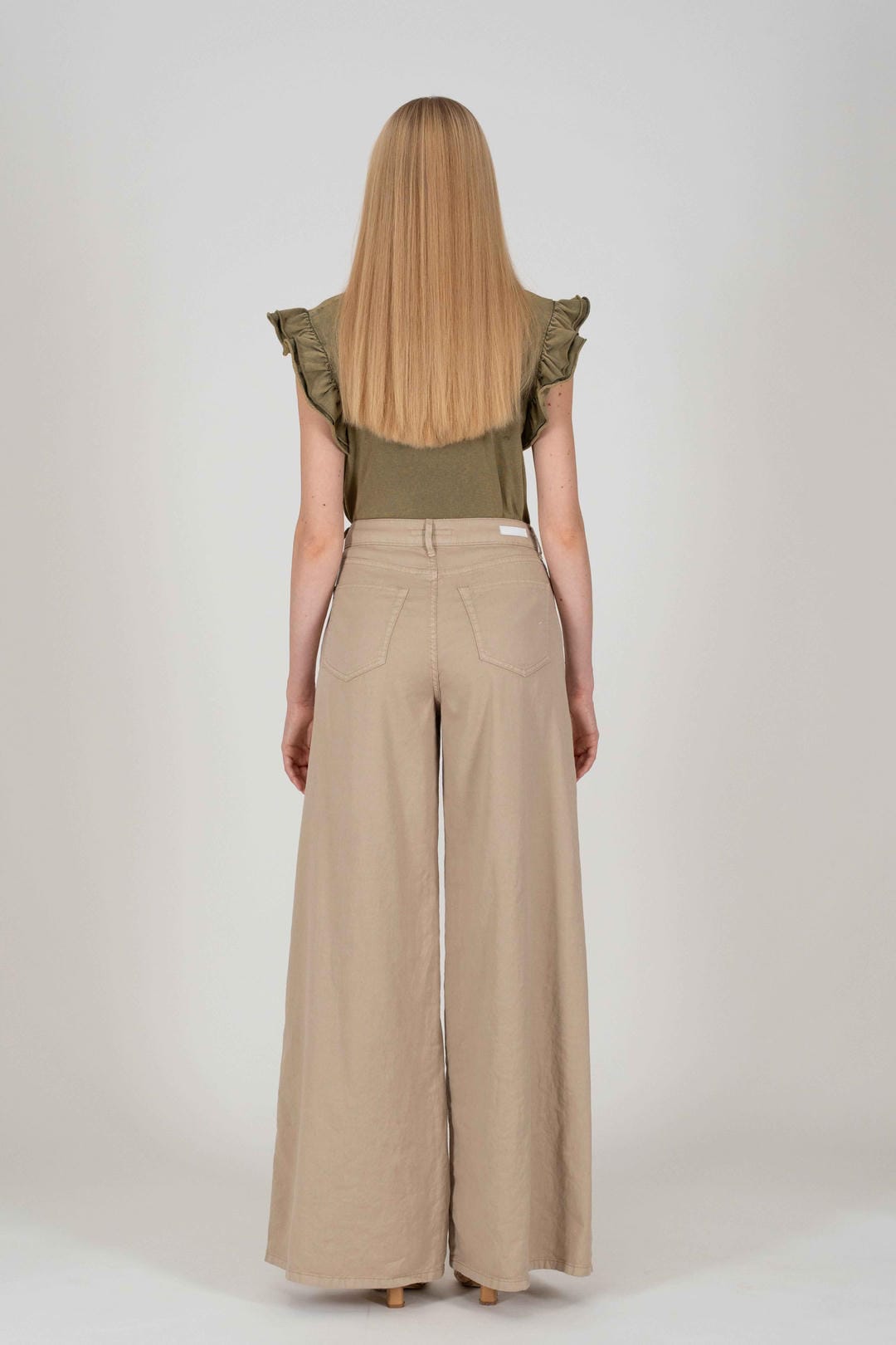 Serena Pantalón Beige.