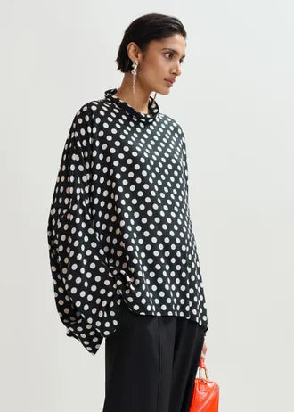 Joyetta Camisa Topos Blanco y Negro — Holgada Cuello Subido Manga Amplia | Essentiel