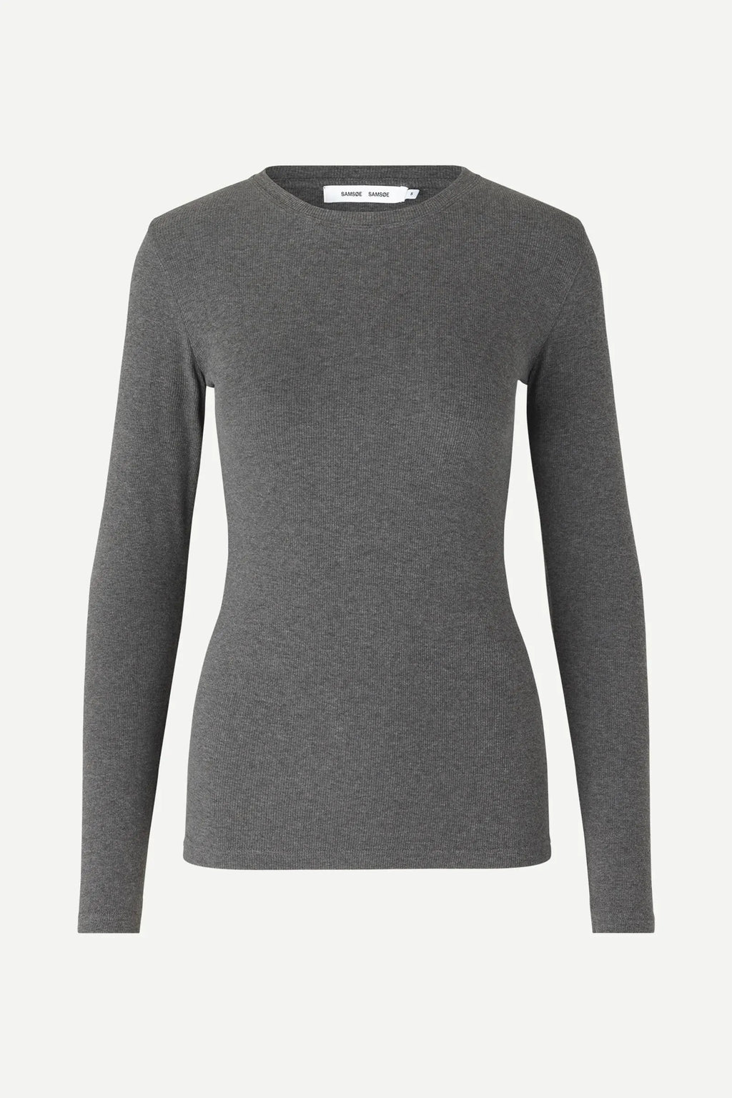 Alexa camiseta gris.