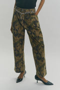 Pantalón camuflaje.