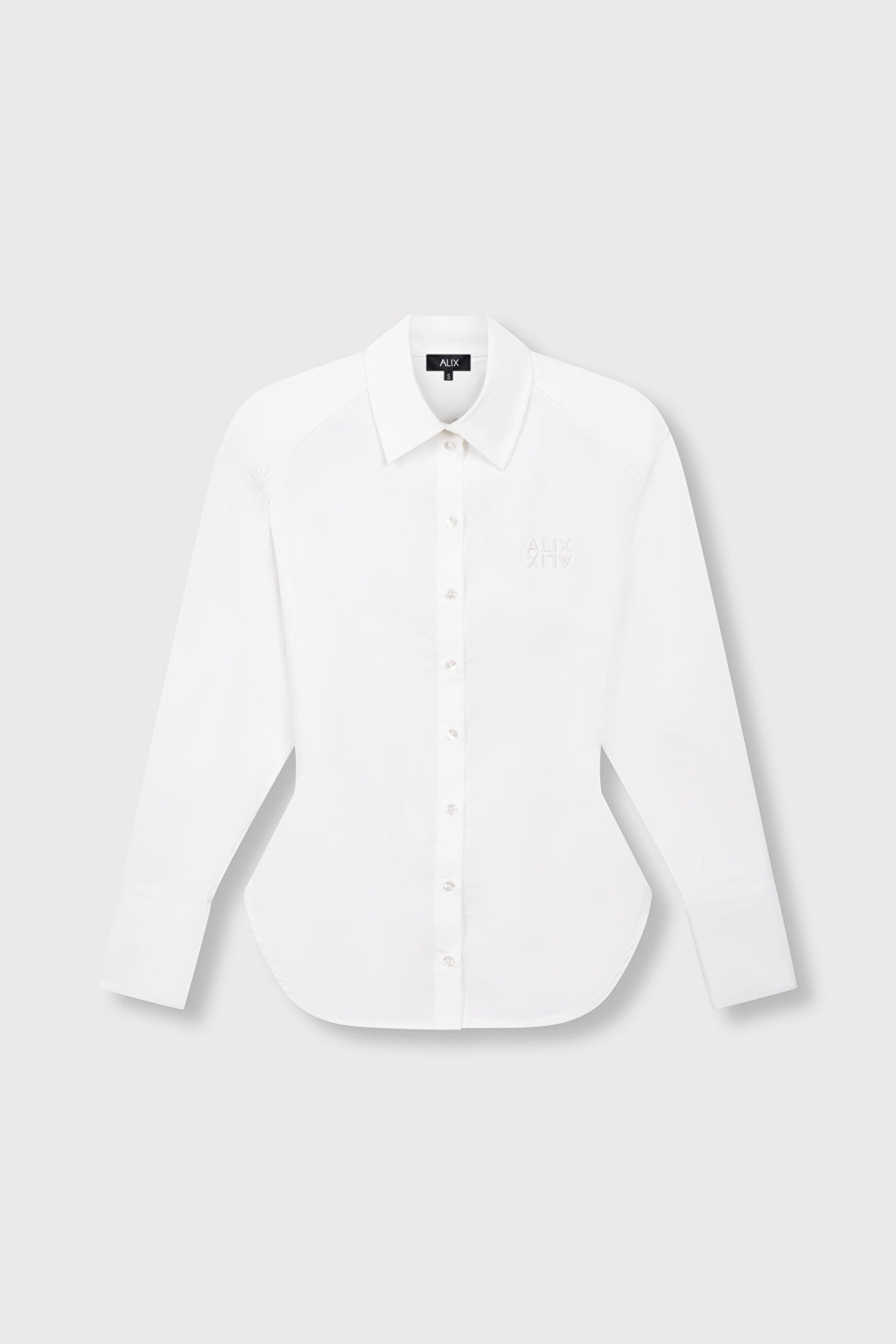 Camisa entallada.