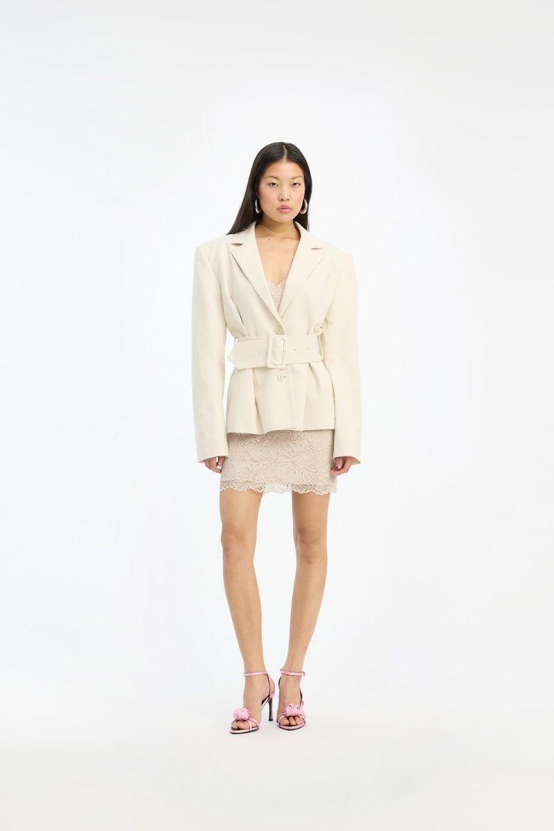 Linen Suiting Blazer — Lino Estructurado Cuello Esmoquin Botonadura Simple | Rotate