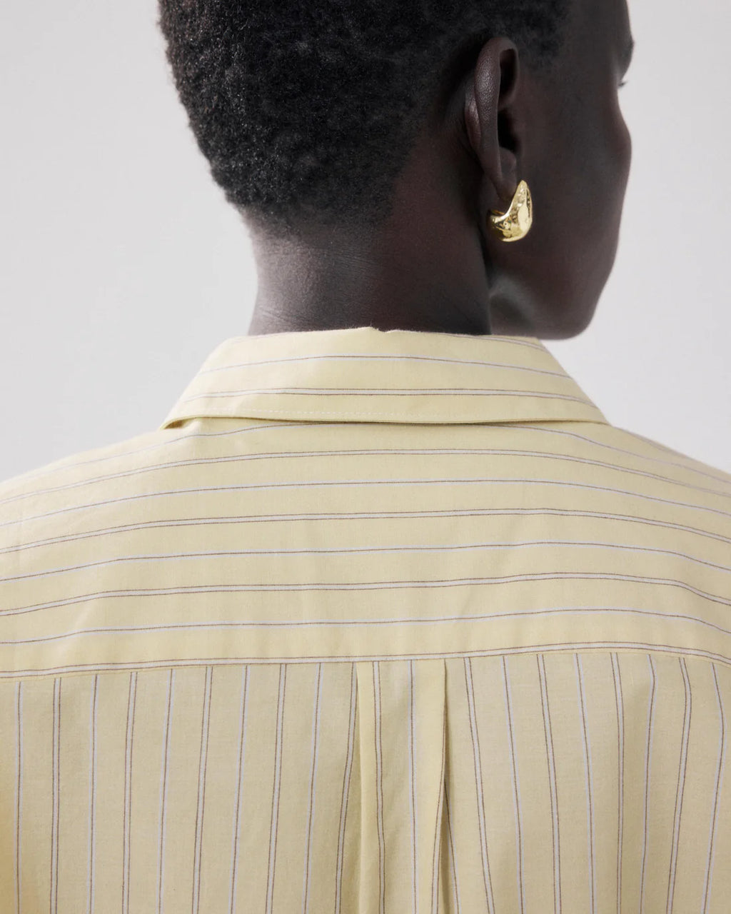 Charlot Camisa Amarilla — Tejido Fluido Manga Larga Cuello Camisero | Hartford