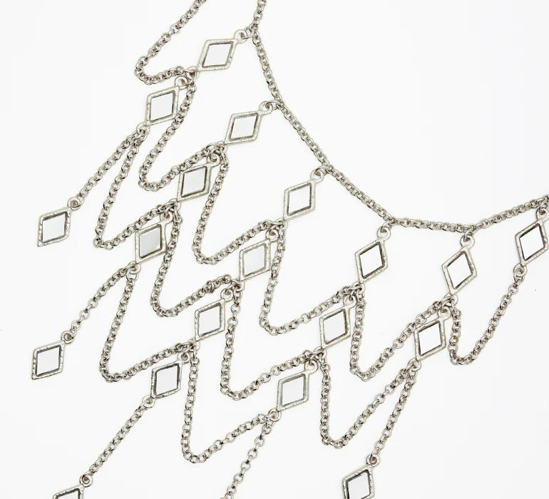 Mirena Plata collar.