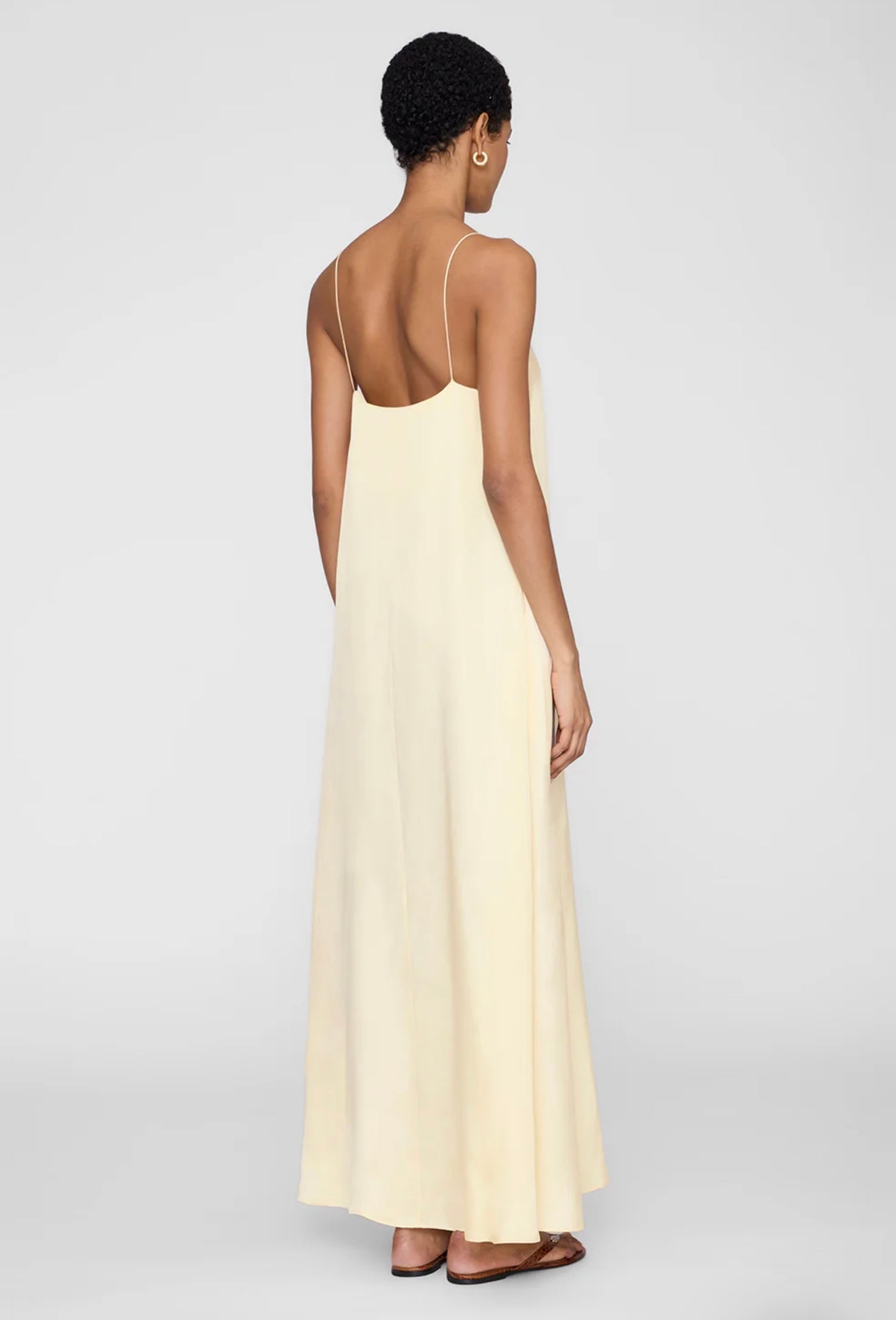 Mae Vestido.