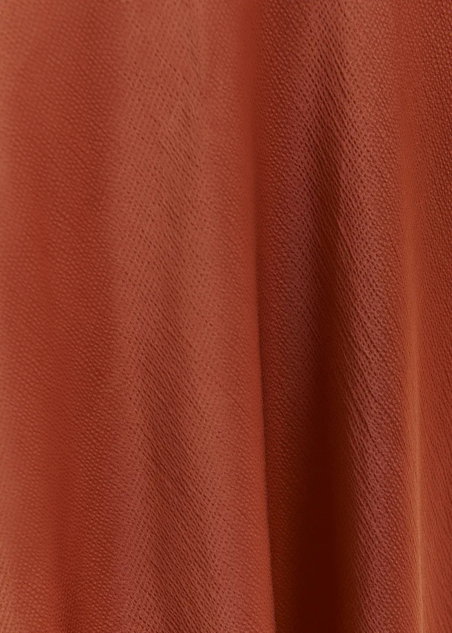 Hierro vestido marron