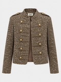 Chaqueta militar marrón.