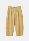 Pantalón Rayas Camel — Corte Cropped Redondeado con Trabillas