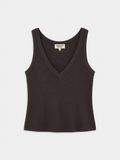 Camiseta Canalé Pico Marrón — Ajustada Elástica Manga Sisa