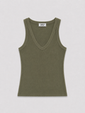 Camiseta Canalé Pico kaki— Ajustada Elástica Manga Sisa.