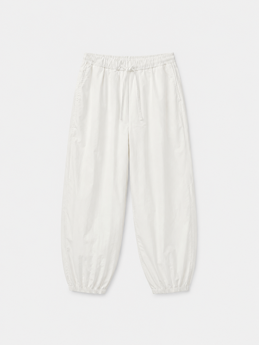 Pantalón bombacho blanco.