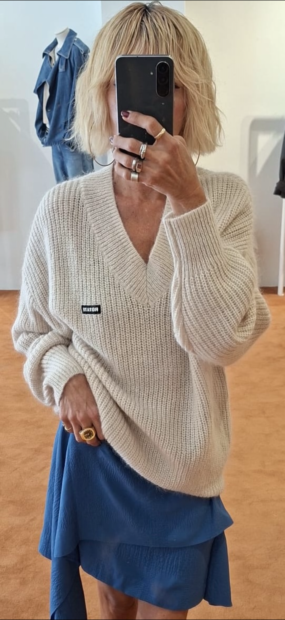 Knit v-neck jumper