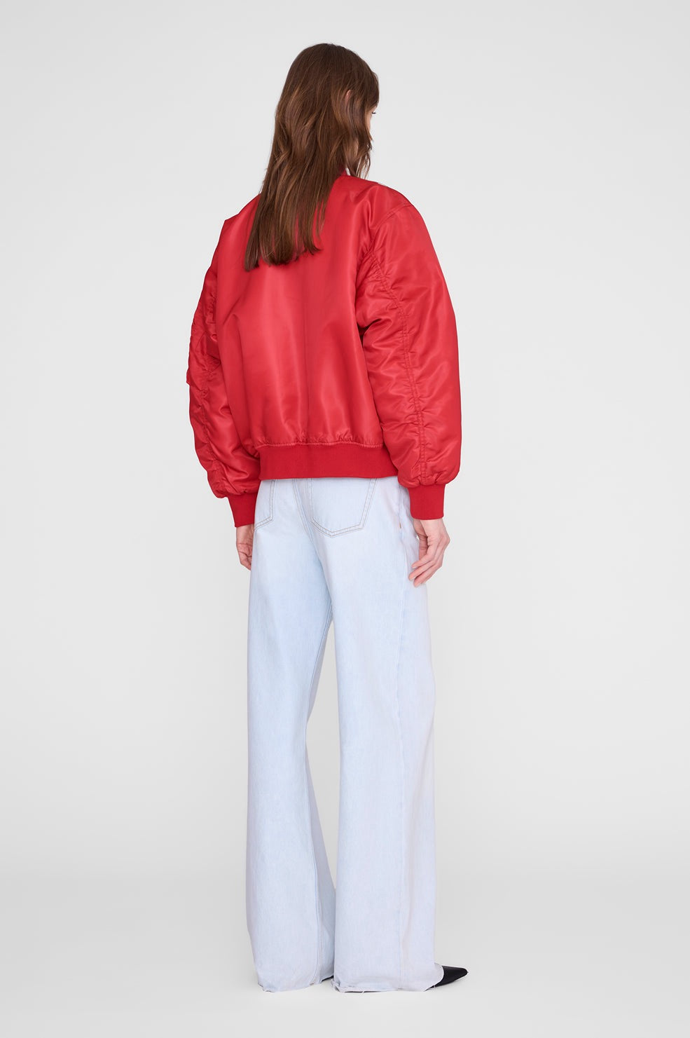 Leon bomber roja.