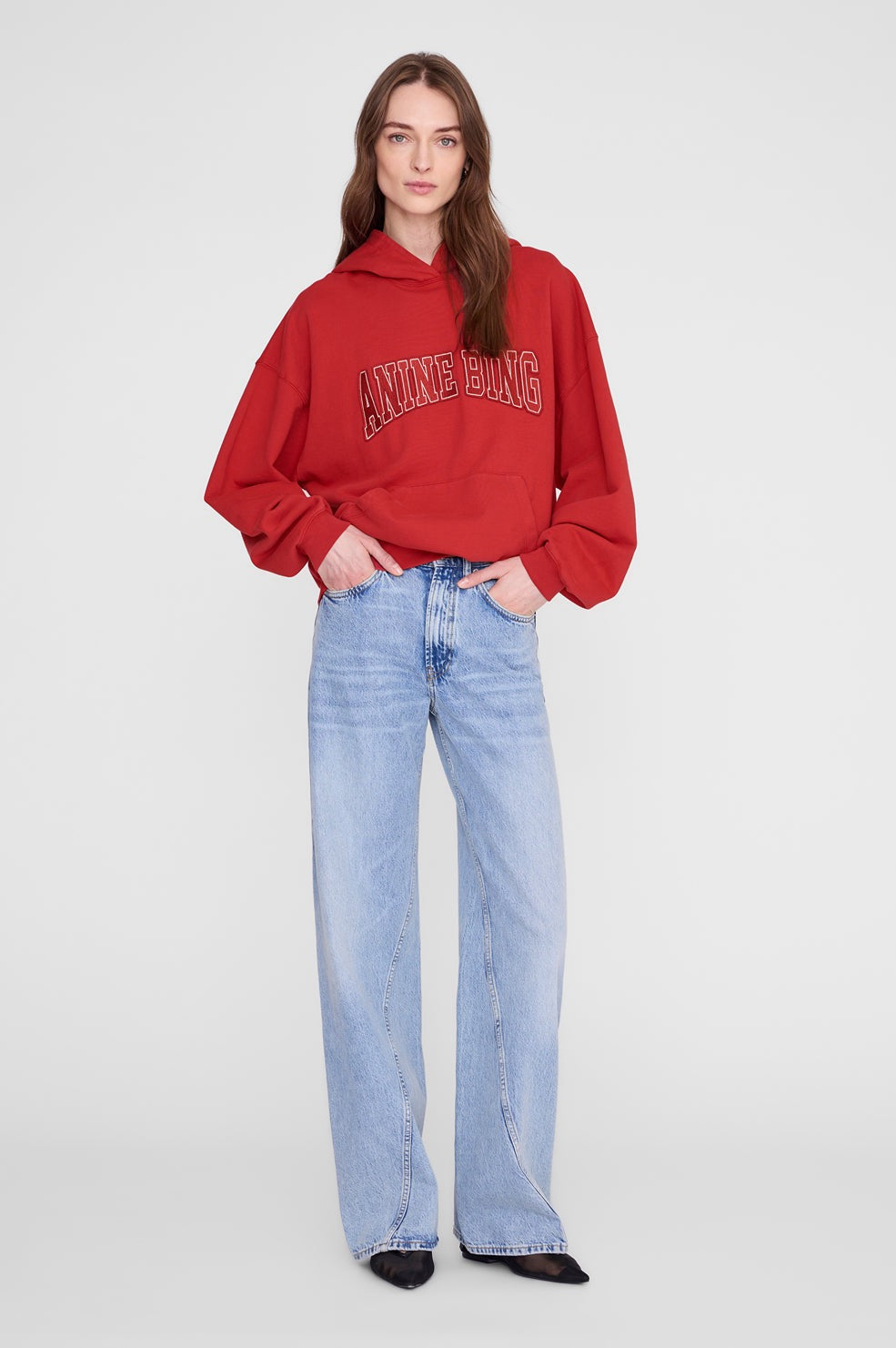 Harvey sudadera roja.