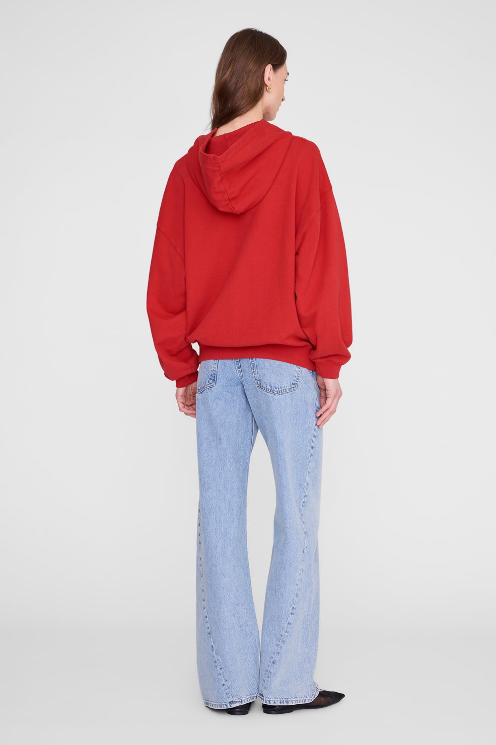 Harvey sudadera roja.