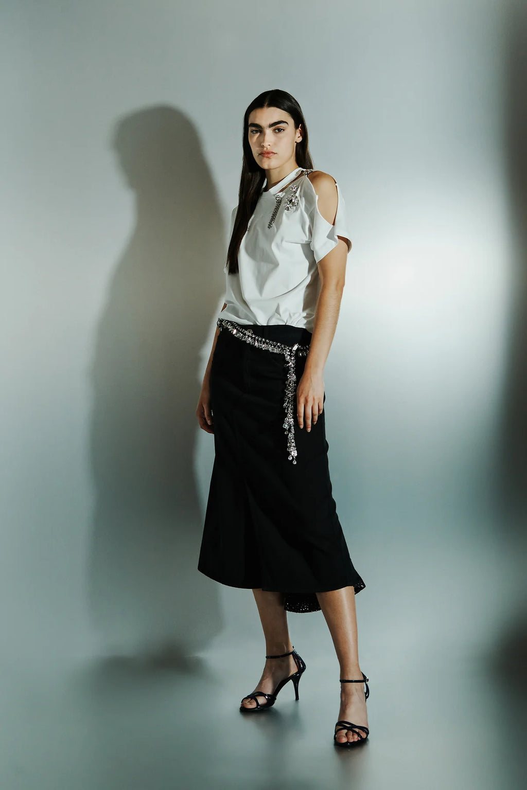 Camiseta cut out con strass