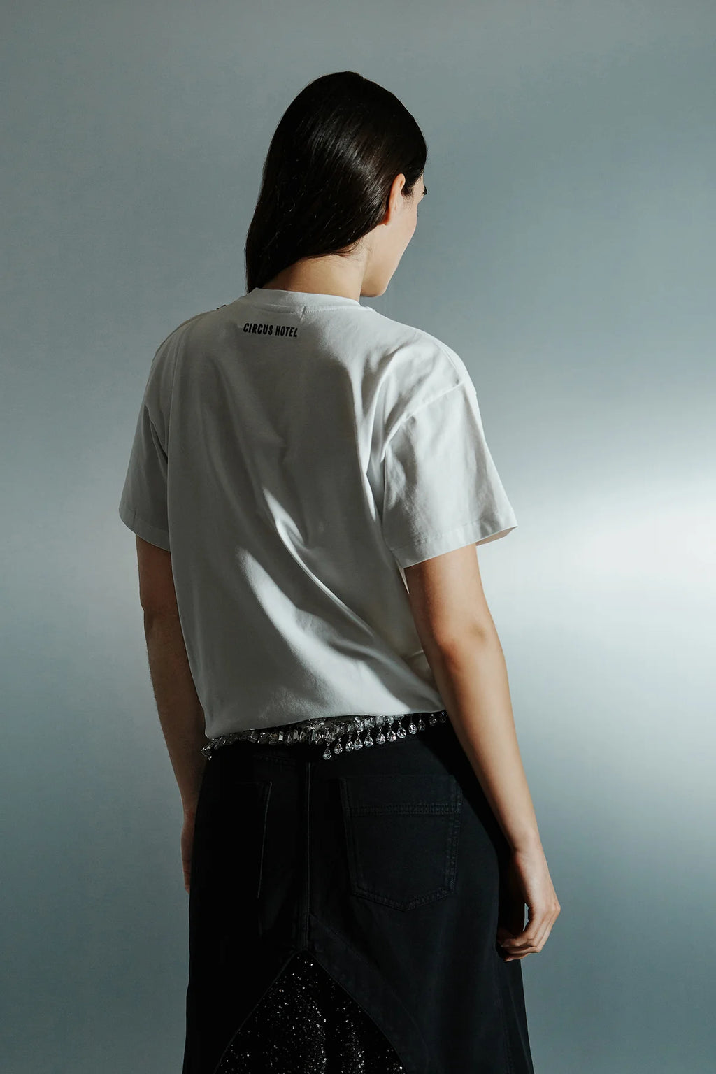 Camiseta cut out con strass