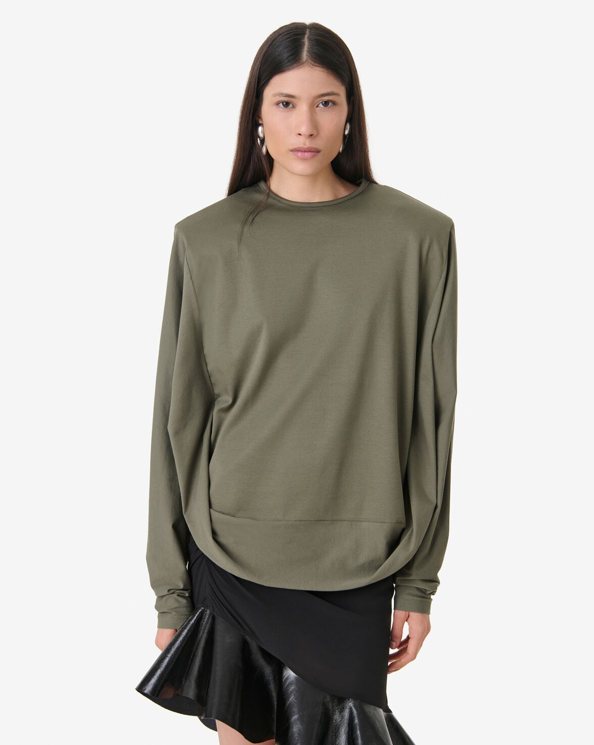 Arum camiseta verde.