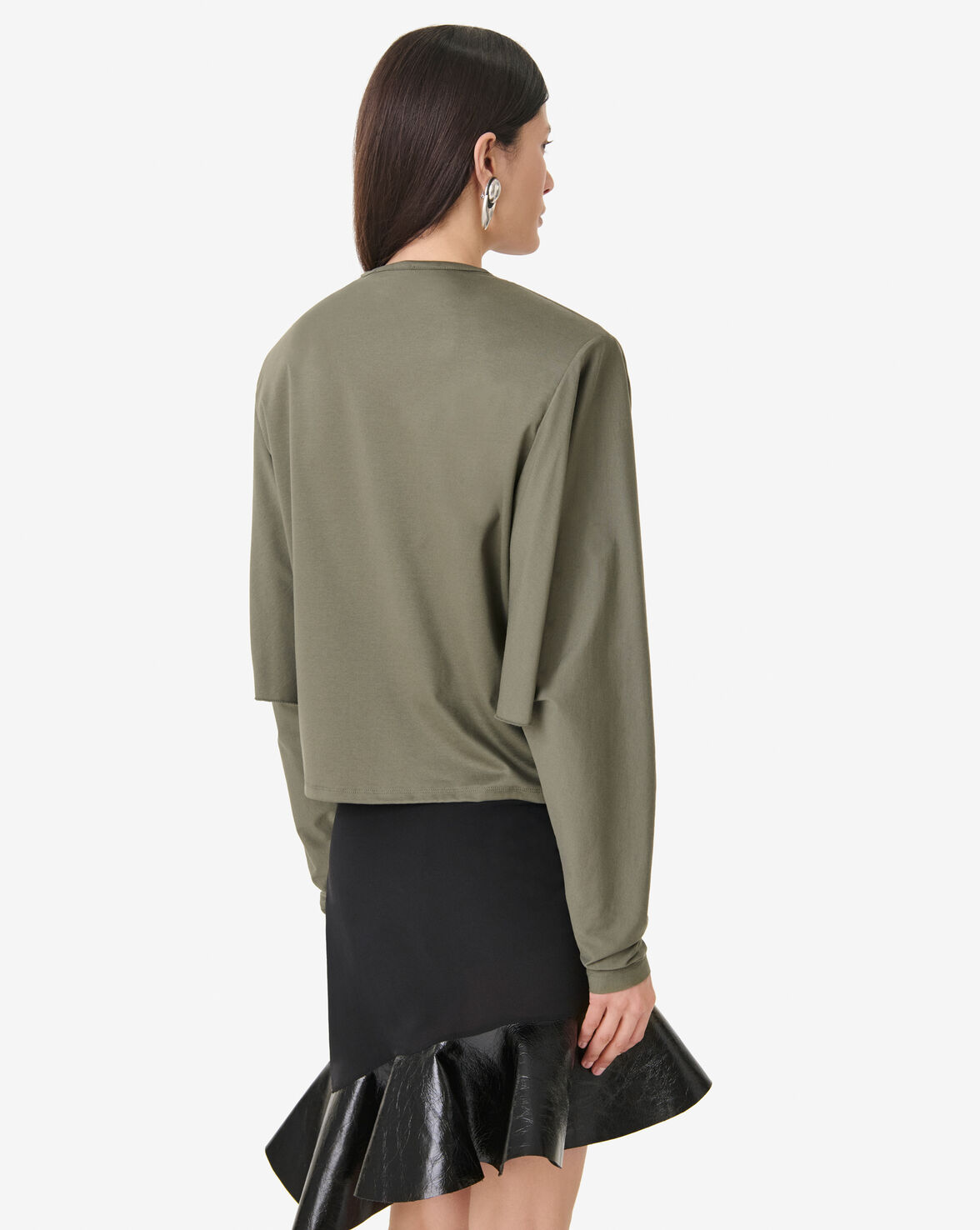 Arum camiseta verde.