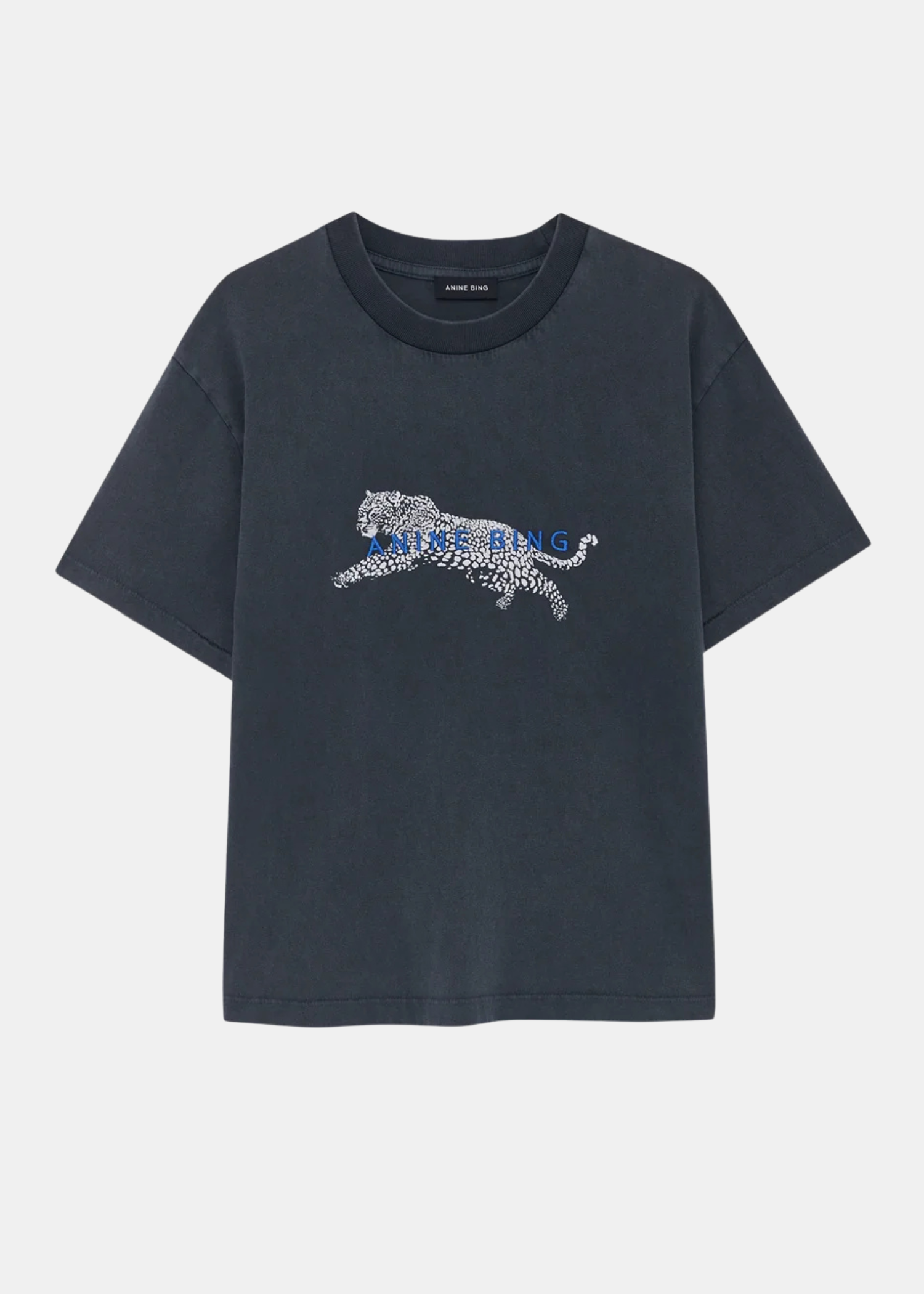 Cade Tee leopard.