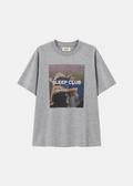 Sleep Club camiseta gris.