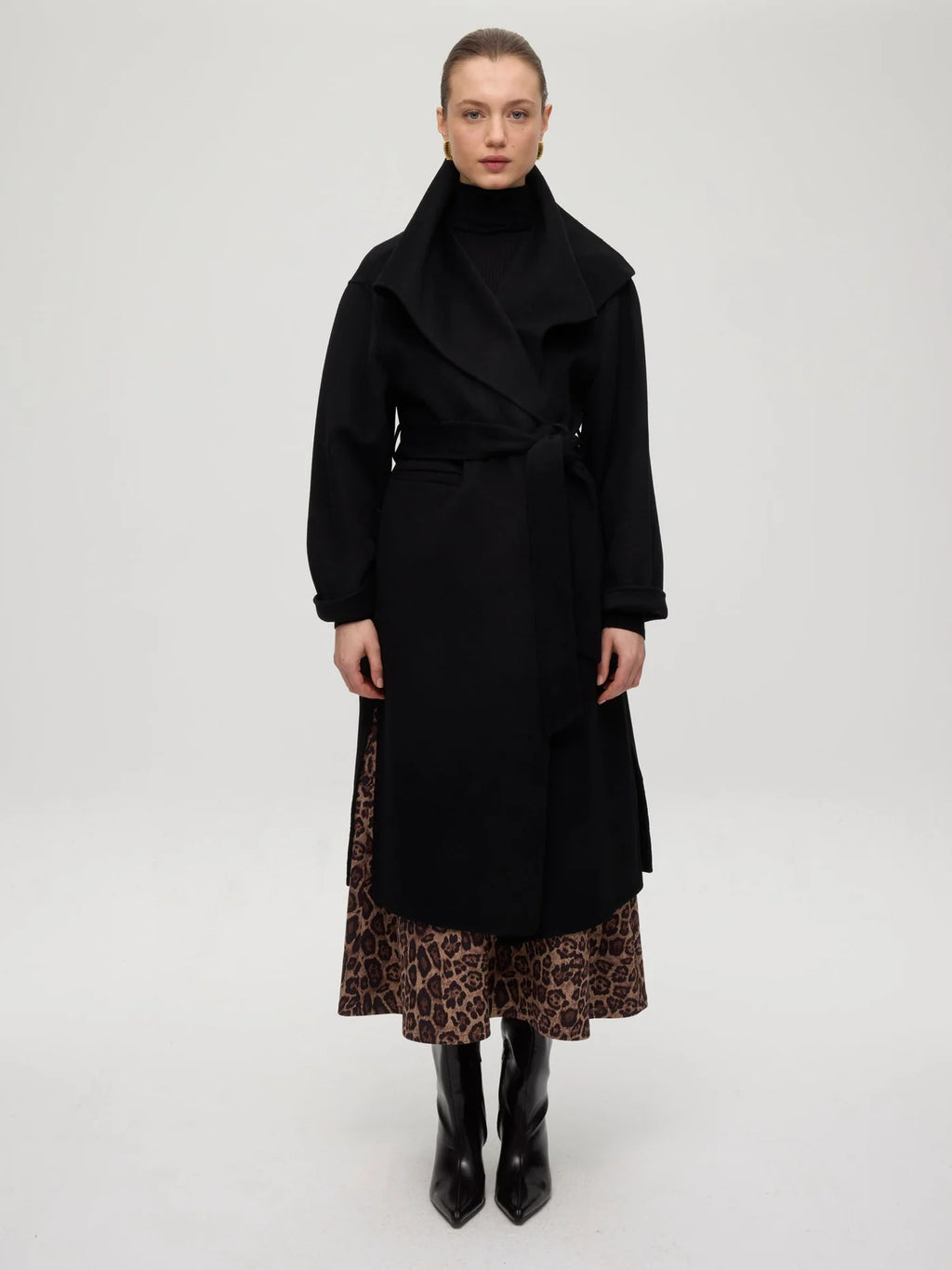 Factory Abrigo Negro.