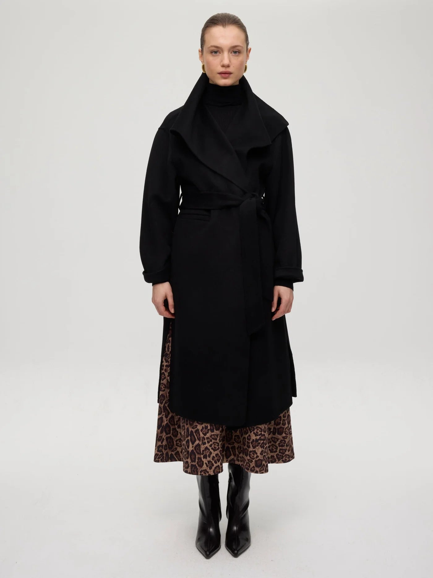 Factory Abrigo Negro.