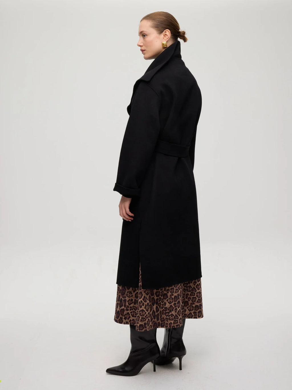 Factory Abrigo Negro.