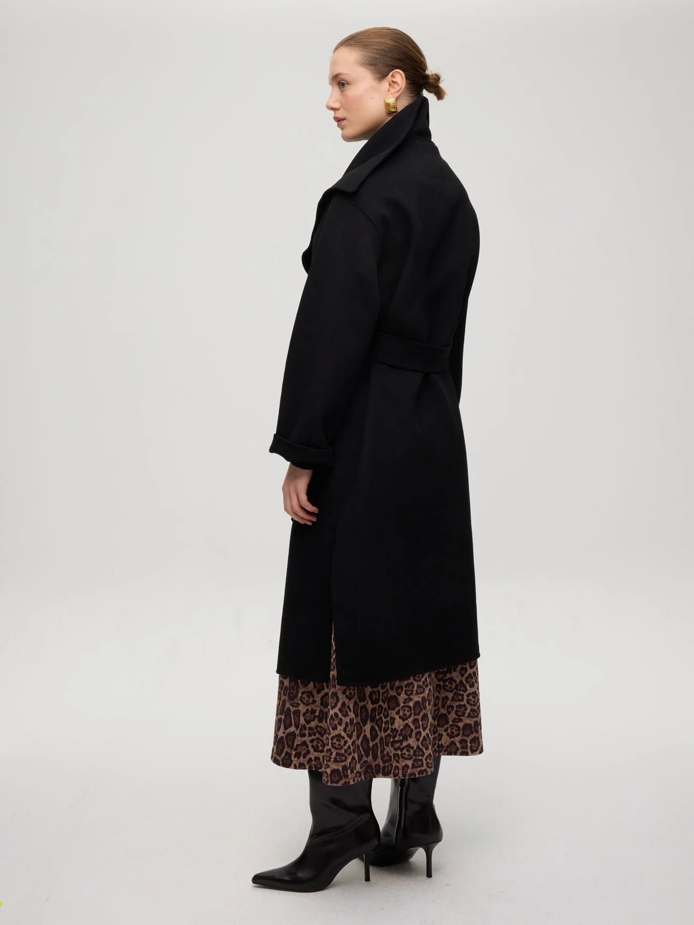 Factory Abrigo Negro.