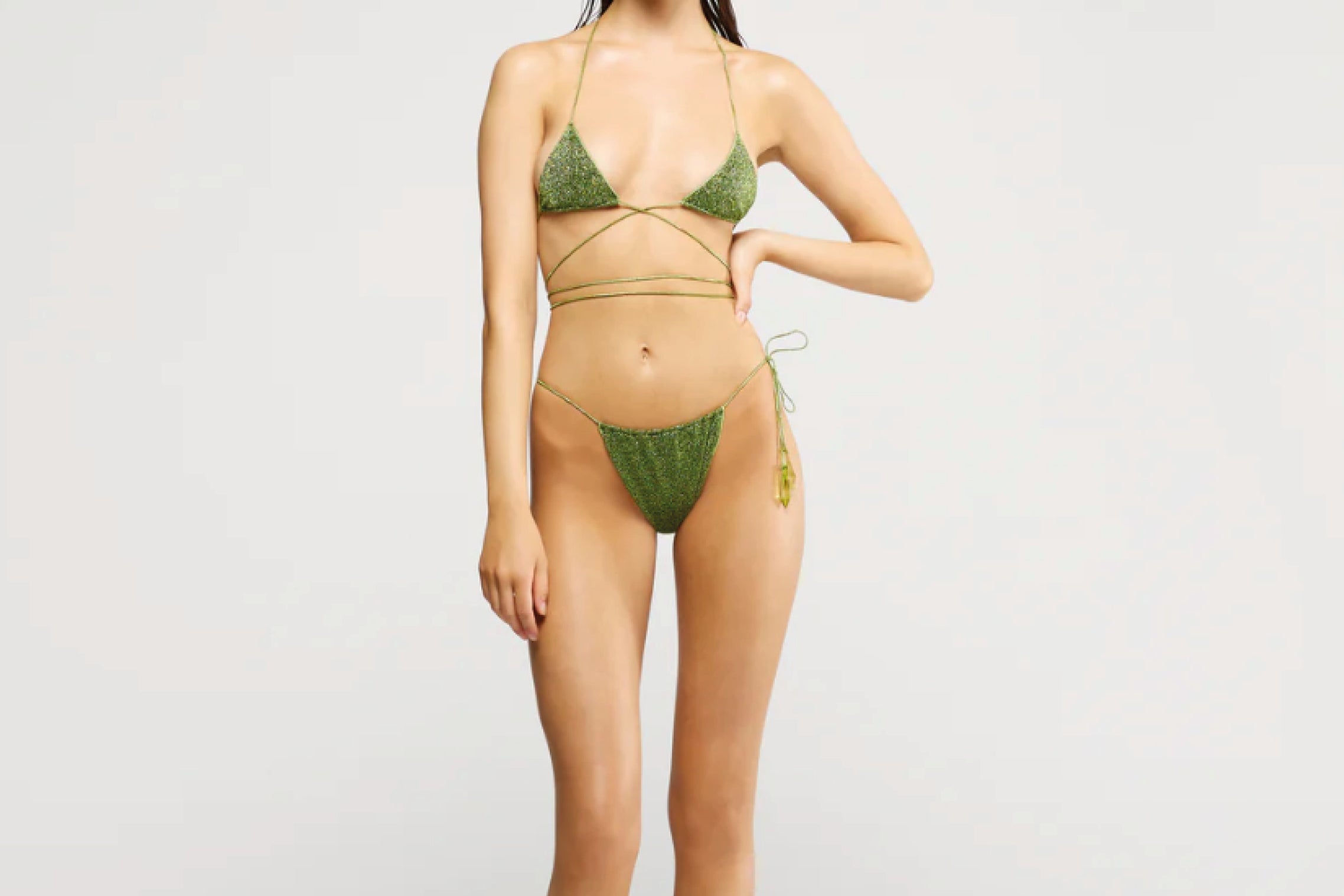 Bikini Oserée en color verde y purpurina con forma de triángulo y braguita a conjunto talle alto. Envíos gratuitos a partir de 200€. Devoluciones fáciles.