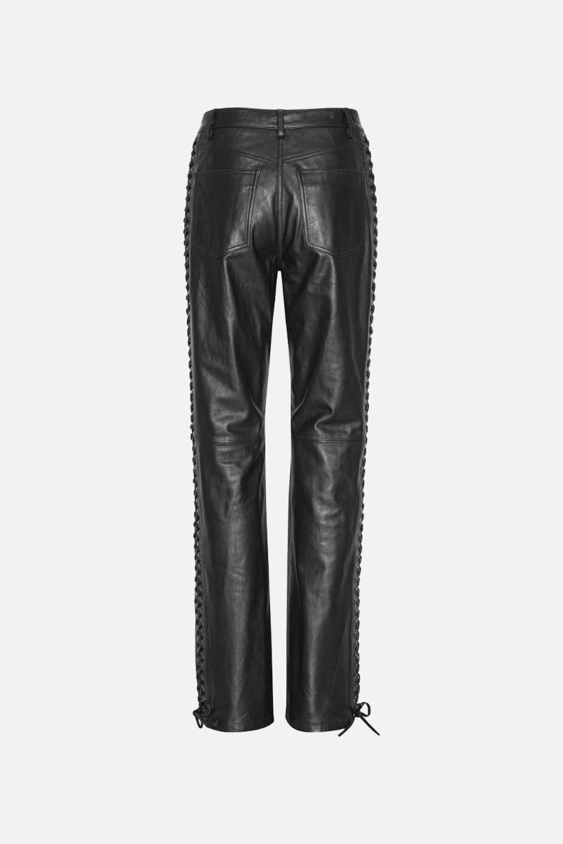 Laced leather pantalón